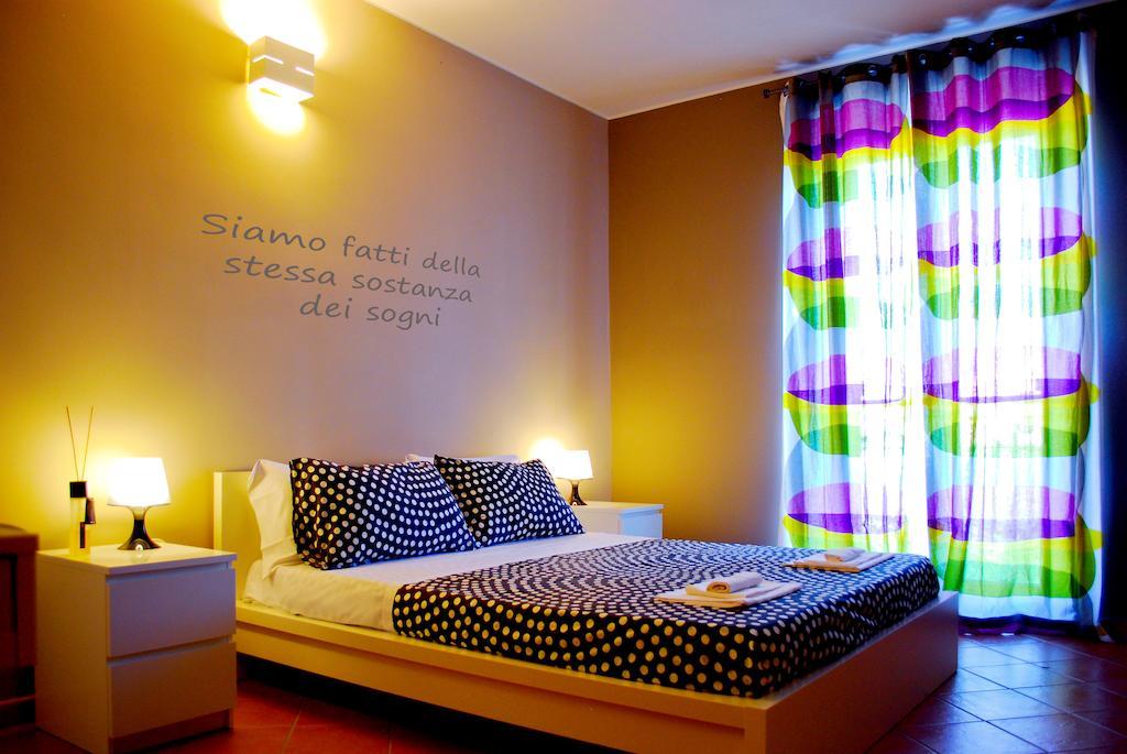 Bed And Breakfast Charming House Barletta Værelse billede