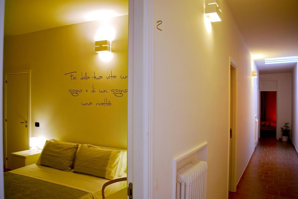 Bed And Breakfast Charming House Barletta Værelse billede