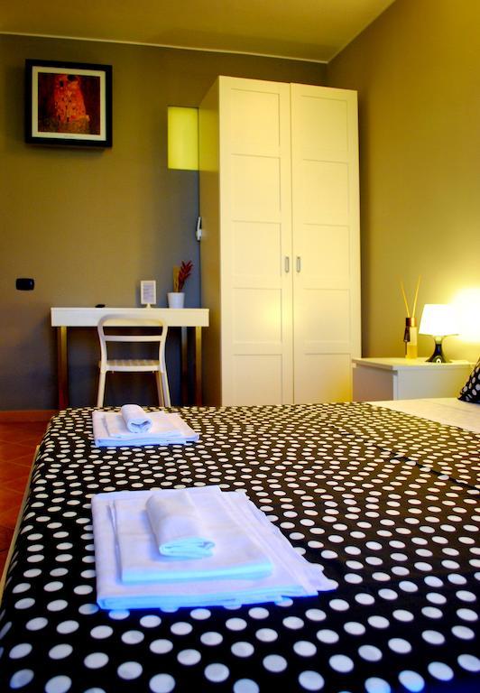 Bed And Breakfast Charming House Barletta Værelse billede