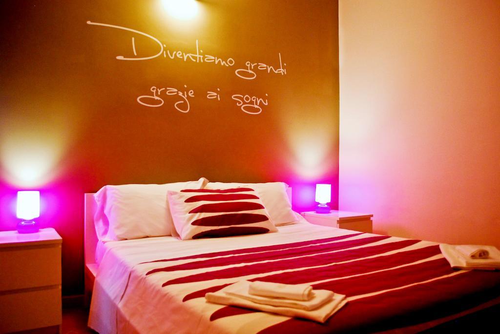 Bed And Breakfast Charming House Barletta Værelse billede